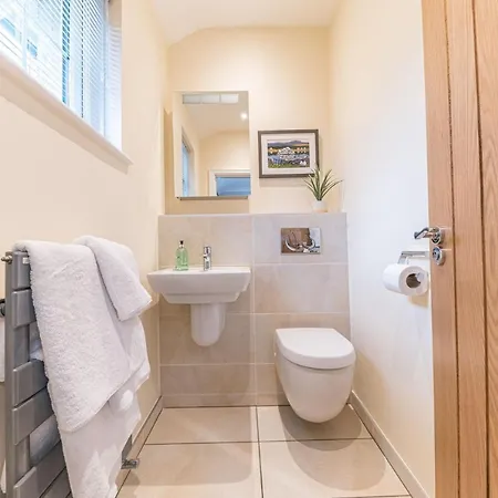 Holiday home Summerbank Cottage, Luxury District In *