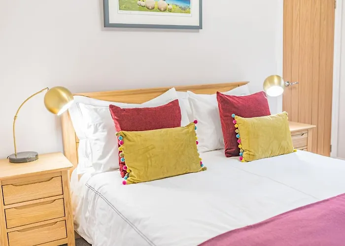 Summerbank Cottage, Luxury District In *