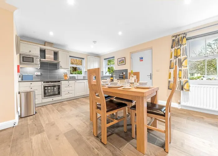 Summerbank Cottage, Luxury District In *