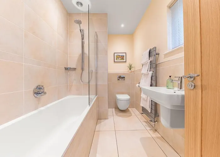 Semesterbostad Summerbank Cottage, Luxury District In *